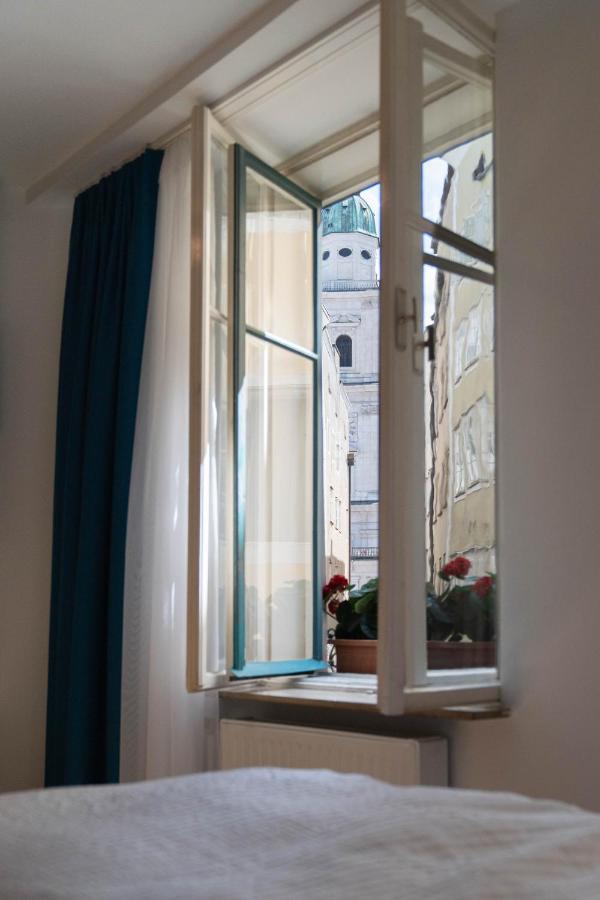 Altstadt-App. Domblick! Salzburgo Exterior foto